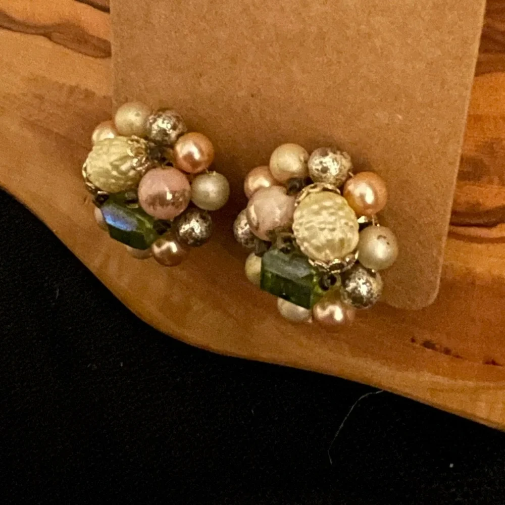 Vintage 1950's Faux Pearl Cluster Clip On Earrings